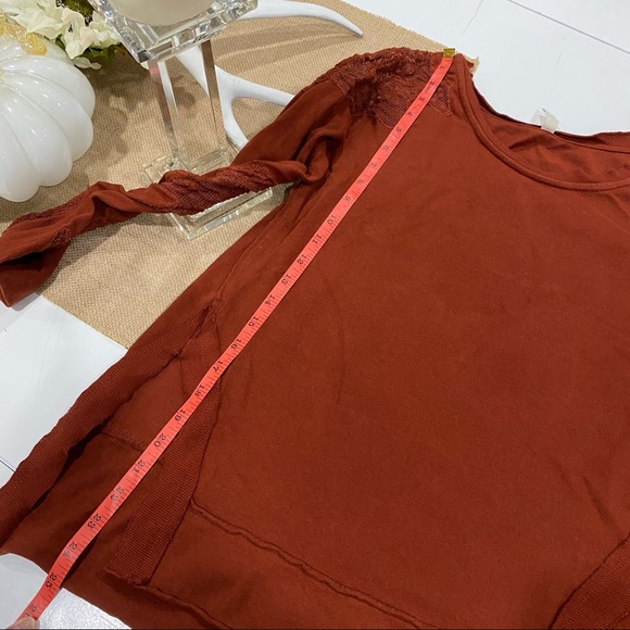 Free People Floral Lace Details Pullover Sweatshirt Top Open Back Sz XS Orange - Picture 11 of 13